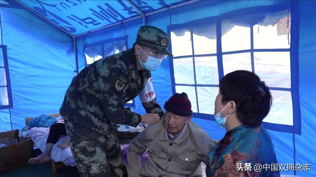 七百顶帐篷为人民遮风挡雨 武警全力保障震区群众生活