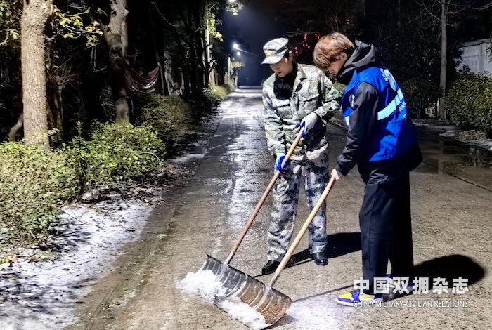 连夜除雪.jpg的副本.jpg